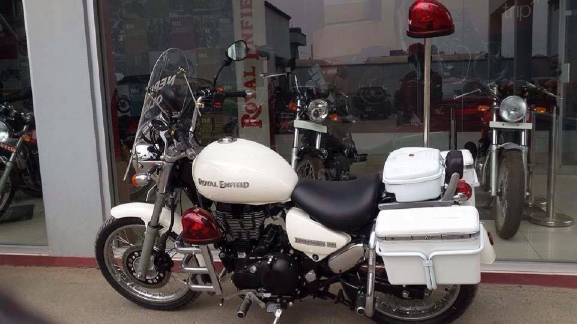 जन्मकैद सजाय भोगिरहेका कैदी प्रहरीकै मोटरसाइकल लगेर फरार भएपछि