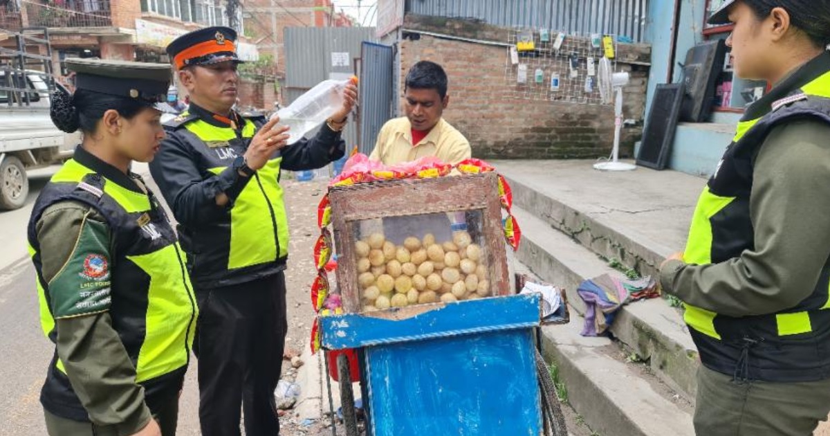 पानीपुरीको पानीमा हैजाको जिवाणु भेटिएको भन्दै ललितपुर महानगर भित्र पानीपुरी बेच्न प्रतिबन्ध