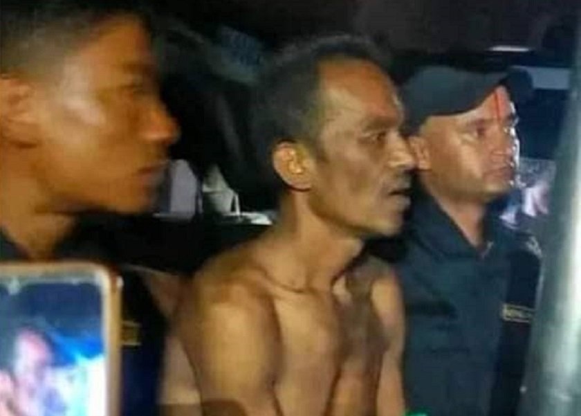 विद्युत प्रशारण लाइनबाट उद्धार गरिएका पुरुषलाई काठमाडौं ल्याइँदै
