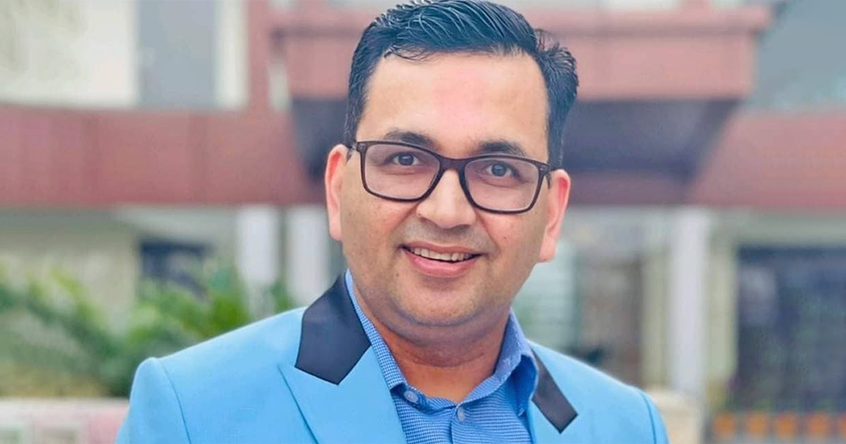 चितवन-३ प्रचण्डको ठाउँमा माओवादीले डा. भोजराज अधिकारीलाई उठाउने